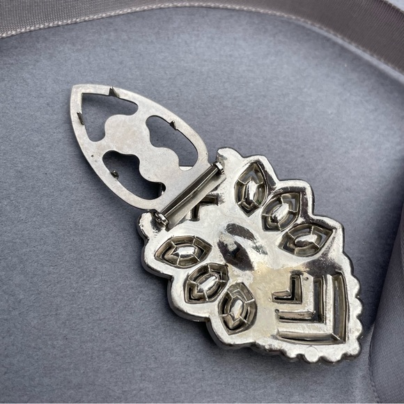 Vintage Art Deco Clear Rhinestone Pavé Scarf Clip - Picture 8 of 14